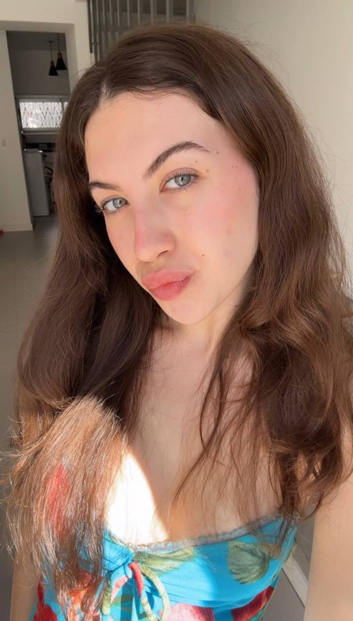 Nude girl Amber in Maputo